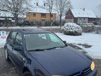 Blau Gebraucht 2001 VW Golf IV Edition Kleinwagen | 1.350 € (Guter Preis)