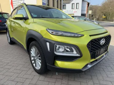 Gebraucht Hyundai Kona Advantage 120 PS (88 kW) 2020 Acid yellow SUV