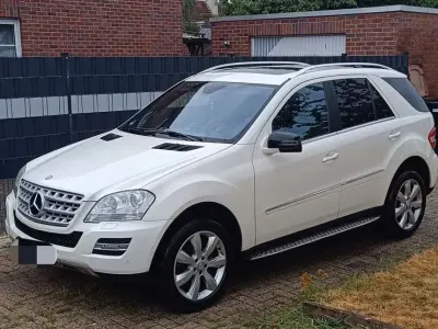 Gebraucht Mercedes ML350 231 PS (169 kW) 2011 Weiß SUV