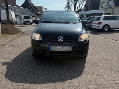 Gebraucht VW Fox 54 PS (39 kW) 2009 Schwarz Kleinwagen