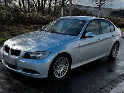 Gebraucht BMW 320 163 PS (119 kW) 2006 Silber Limousine