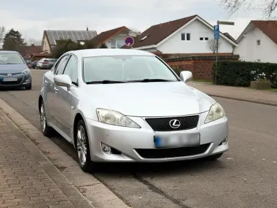 Second-hand Lexus IS220d 177 CP (130 kW) 2008 Argintiu Berlinǎ