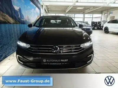 Second-hand VW Passat GTE 218 CP (160 kW) 2022 Negru Break