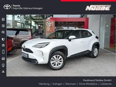 Gebraucht Toyota Yaris Comfort 116 PS (85 kW) 2021 Platinumweiss perleffekt Kleinwagen
