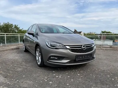 Gebraucht Opel Astra Dynamic 150 PS (110 kW) 2016 Beige Limousine