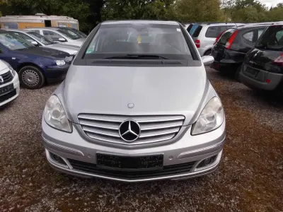 Gebraucht Mercedes B200 140 PS (102 kW) 2007 Silber Van / Kleinbus