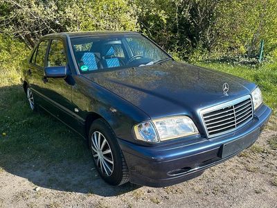 Usata Mercedes C180 122 CV (89 kW) 1999 Blu Berlina