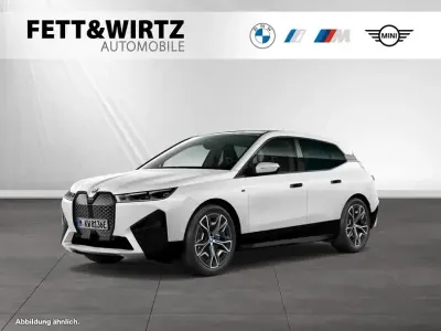Usata BMW iX Sport Line 455 kW (619 CV) 2023 Bianco SUV