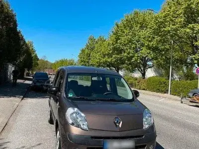 Second-hand Renault Kangoo Happy Family 90 CP (66 kW) 2013 Maro Monovolum