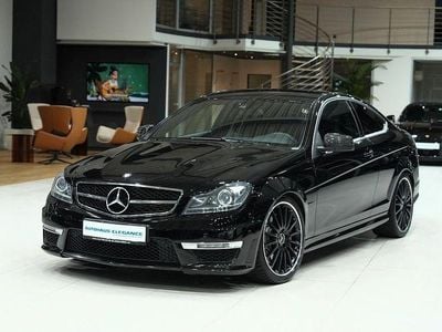 Schwarz unilack Gebraucht 2012 Mercedes C63 AMG AMG Coupé | 41.980 € (Superpreis)