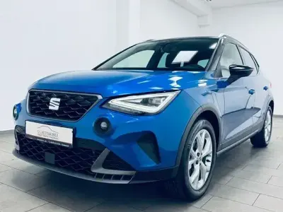 Używany Seat Arona FR-Line 116 KM (85 kW) 2025 Niebieski SUV