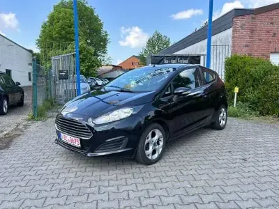 Gebraucht Ford Fiesta Trend 80 PS (58 kW) 2013 Schwarz Kleinwagen