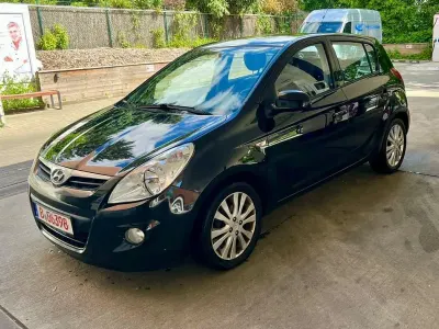 Gebraucht Hyundai i20 Style 101 PS (74 kW) 2009 Schwarz Kleinwagen