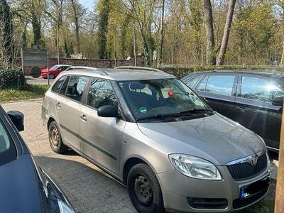 Gebraucht Skoda Fabia Ambiente 69 PS (50 kW) 2009 Beige Kombi