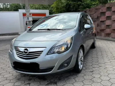 Gebraucht Opel Meriva Innovation 101 PS (74 kW) 2010 Silber Van / Kleinbus