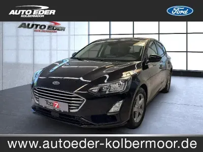 Second-hand Ford Focus Cool & Connect 125 CP (91 kW) 2022 Negru Berlinǎ