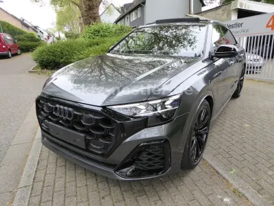 Gebraucht Audi Q8 S-Line 489 PS (359 kW) 2025 Grau SUV