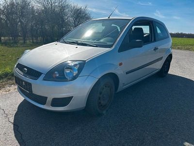 Gebraucht Ford Fiesta 60 PS (44 kW) 2007 Silber Kleinwagen
