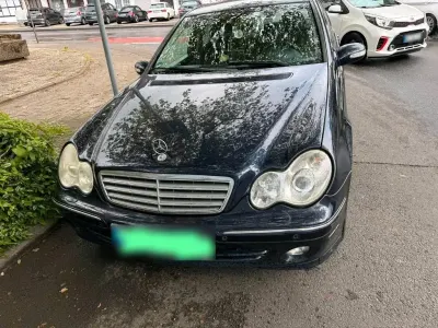 Gebraucht Mercedes C180 143 PS (105 kW) 2005 Limousine