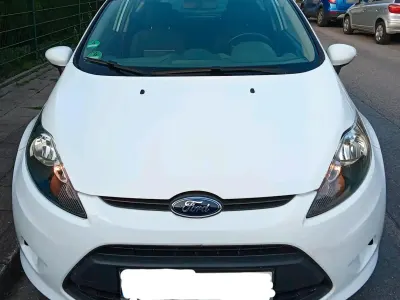 Gebraucht Ford Fiesta 70 PS (51 kW) 2010 Weiß Coupé