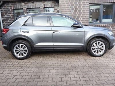Second-hand VW T-Roc Style 110 CP (80 kW) 2023 Gri SUV