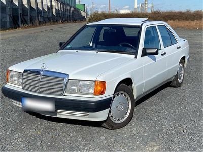 Gebraucht Mercedes 190 118 PS (86 kW) 1990 Weiß Limousine