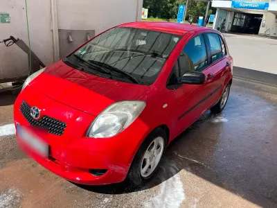 Gebraucht Toyota Yaris 90 PS (66 kW) 2006 Rot Kleinwagen
