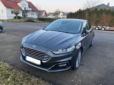 Grau Gebraucht 2020 Ford Mondeo Titanium Limousine | 19.500 € (Fairer Preis)