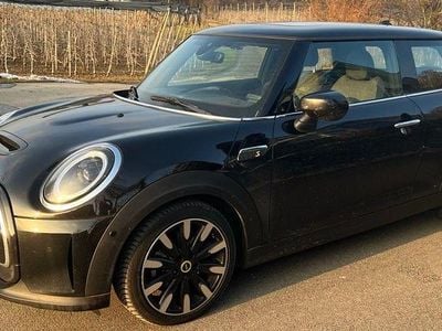 Schwarz Gebraucht 2022 Mini Cooper SE Classic Kleinwagen | 19.499 € (Etwas zu teuer)