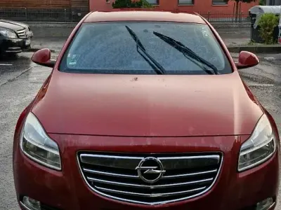 Gebraucht Opel Insignia 160 PS (117 kW) 2010 Rot Limousine