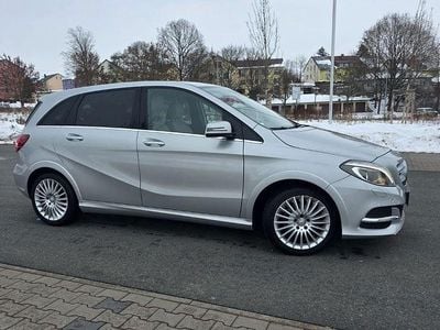 Gebraucht Mercedes B200 Urban 156 PS (114 kW) 2016 Van / Kleinbus