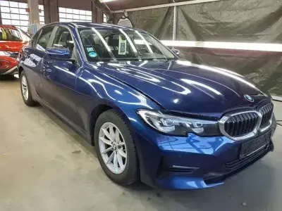 Używany BMW 320 Advantage 190 KM (139 kW) 2019 Niebieski Sedan/Limuzyna