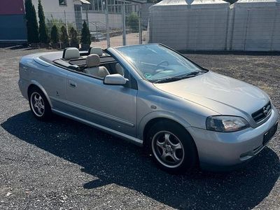 Blau Gebraucht 2004 Opel Astra Cabriolet Cabrio | 3.990 € (Teuer)