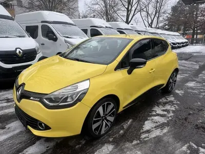 Używany Renault Clio IV 90 KM (66 kW) 2014 Żółty Sedan/Limuzyna