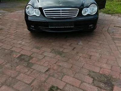 Usata Mercedes C220 150 CV (110 kW) 2006 Nero Station wagon