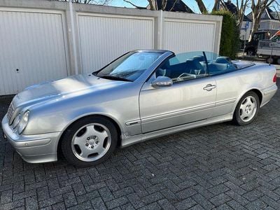 Gebraucht Mercedes CLK230 197 PS (144 kW) 2000 Silber Cabrio