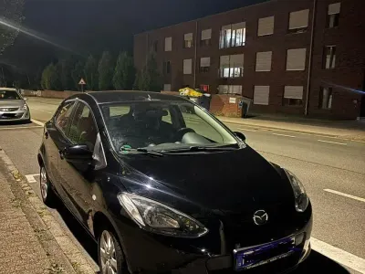 Gebraucht Mazda 2 Edition 84 PS (61 kW) 2012 Schwarz Kleinwagen