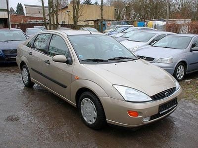 Gebraucht Ford Focus Ghia 101 PS (74 kW) 1999 Gold Limousine