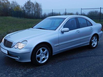 Gebraucht Mercedes C200 Avantgarde 163 PS (119 kW) 2000 Silber Limousine