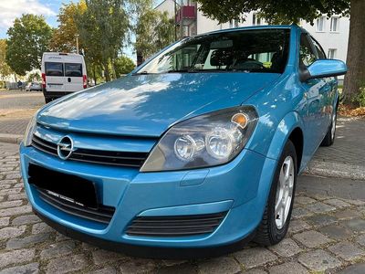 Blau Gebraucht 2004 Opel Astra Kleinwagen | 1.850 € (Fairer Preis)
