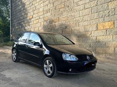 Second-hand VW Golf V 102 CP (75 kW) 2007 Negru Berlinǎ