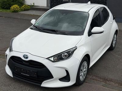 Usata Toyota Yaris Hybrid Business Edition 116 CV (85 kW) 2023 Bianco Utilitaria