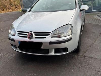 Silber Gebraucht 2004 VW Golf IV Kleinwagen | 4.998 € (Etwas zu teuer)