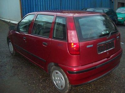 Rot Gebraucht 1996 Fiat Punto Kleinwagen | 1.200 €