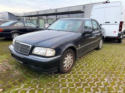 Usata Mercedes C180 Elegance 122 CV (89 kW) 2000 Blu Berlina