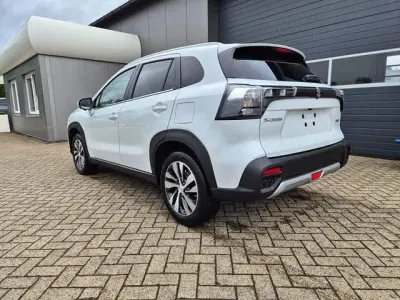 Neu Suzuki SX4 S-Cross Comfort+ 110 PS (80 kW) 2026 Cool white pearl metallic cool white pearl metallic SUV