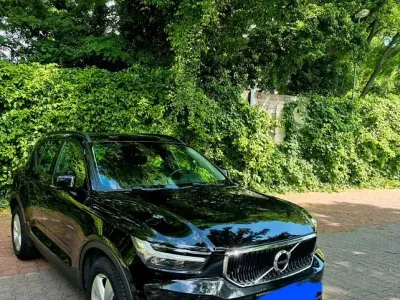 Gebraucht Volvo XC40 Momentum 129 PS (94 kW) 2021 Schwarz SUV