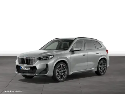 Gebraucht BMW iX1 Sport Line 225 kW (306 PS) 2025 Grau SUV