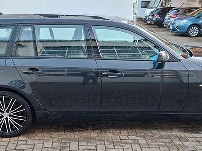Gebraucht BMW 525 177 PS (130 kW) 2006 Schwarz Kombi