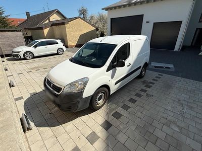 Gebraucht Peugeot Partner Avantage 75 PS (55 kW) 2017 Weiß Van / Kleinbus